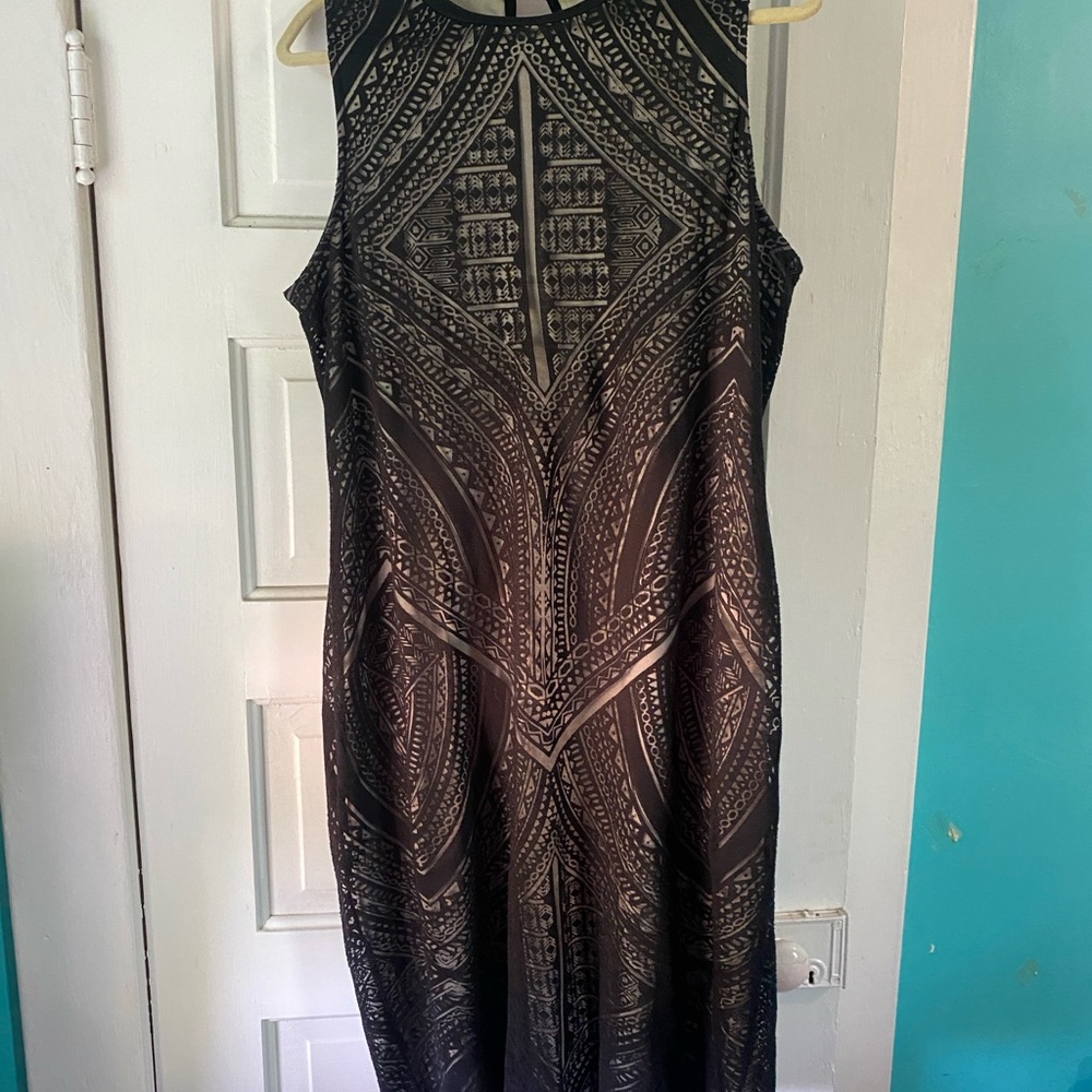 Elegant Black and Tan Patterned Dress